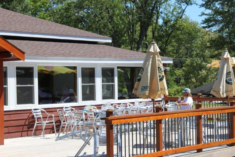 Red Umbrella Inn Minden Hills Екстериор снимка