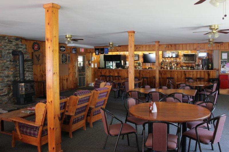 Red Umbrella Inn Minden Hills Екстериор снимка