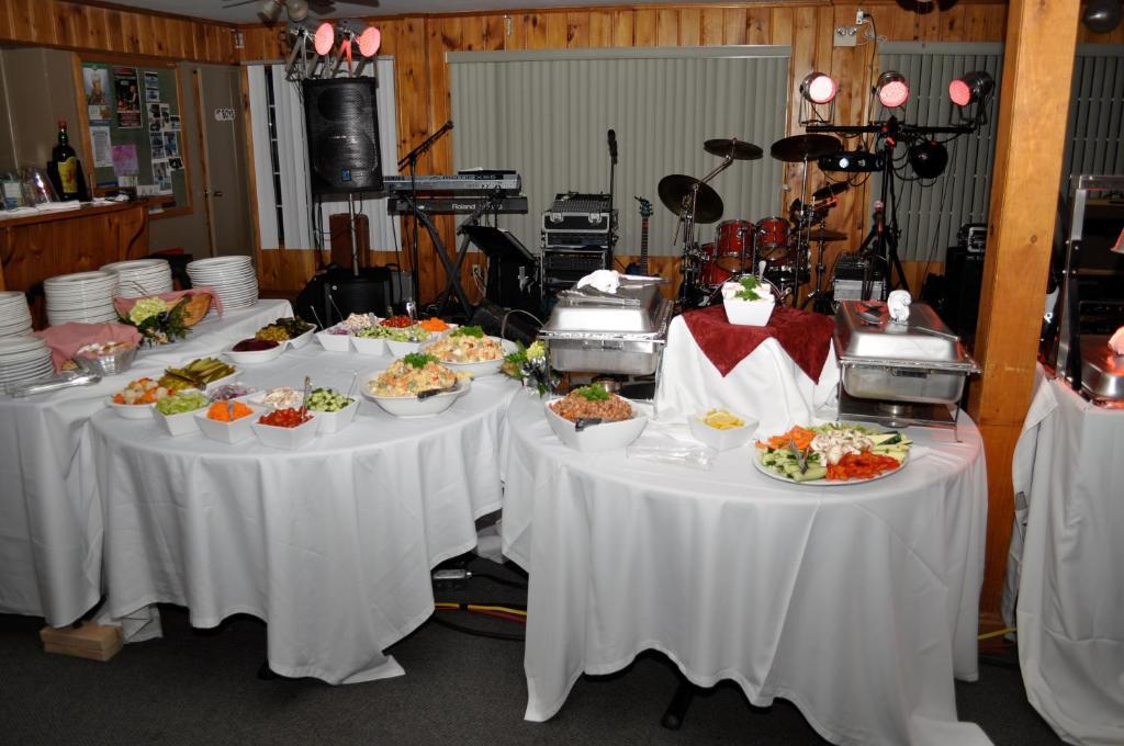 Red Umbrella Inn Minden Hills Екстериор снимка
